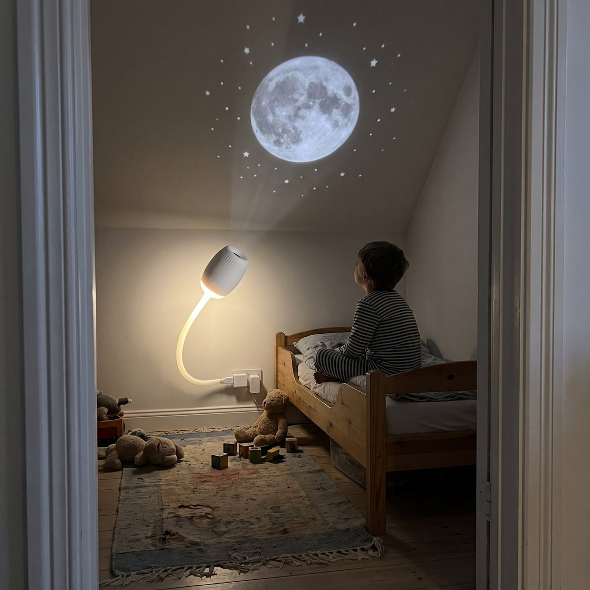 Vollmond an der Decke im Kinderzimmer