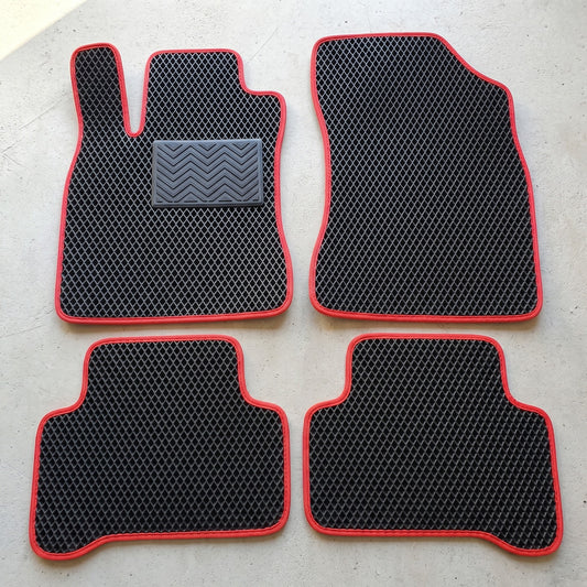 EVA-Fußmatten nach Maß, 4-teiliges Set, schwarz mit rotem Rand