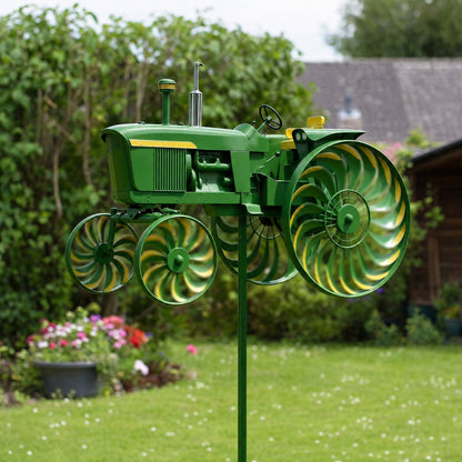 situation — Traktor-Windspiel für den Garten