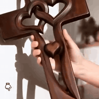 gif — HerzBund™ Ehekreuz aus Holz – Zwei verschlungene Herzen als Wanddeko