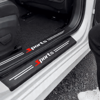 gif — CarbonShield™ Einstiegsleisten-Schutzfolien in Carbon-Optik mit Ihrem Automarken-Logo