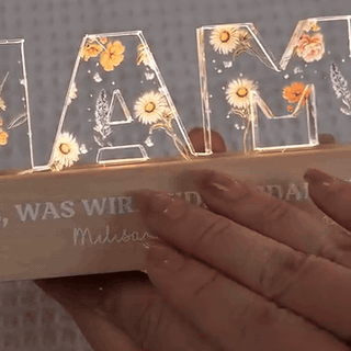 gif — MAMA Nachtlicht mit Geburtsblumen – personalisiert