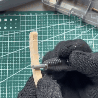 gif — FeinWerk™ Akku-Rotationsstift – Kabelloses Mini-Multitool mit über 50 Aufsätzen