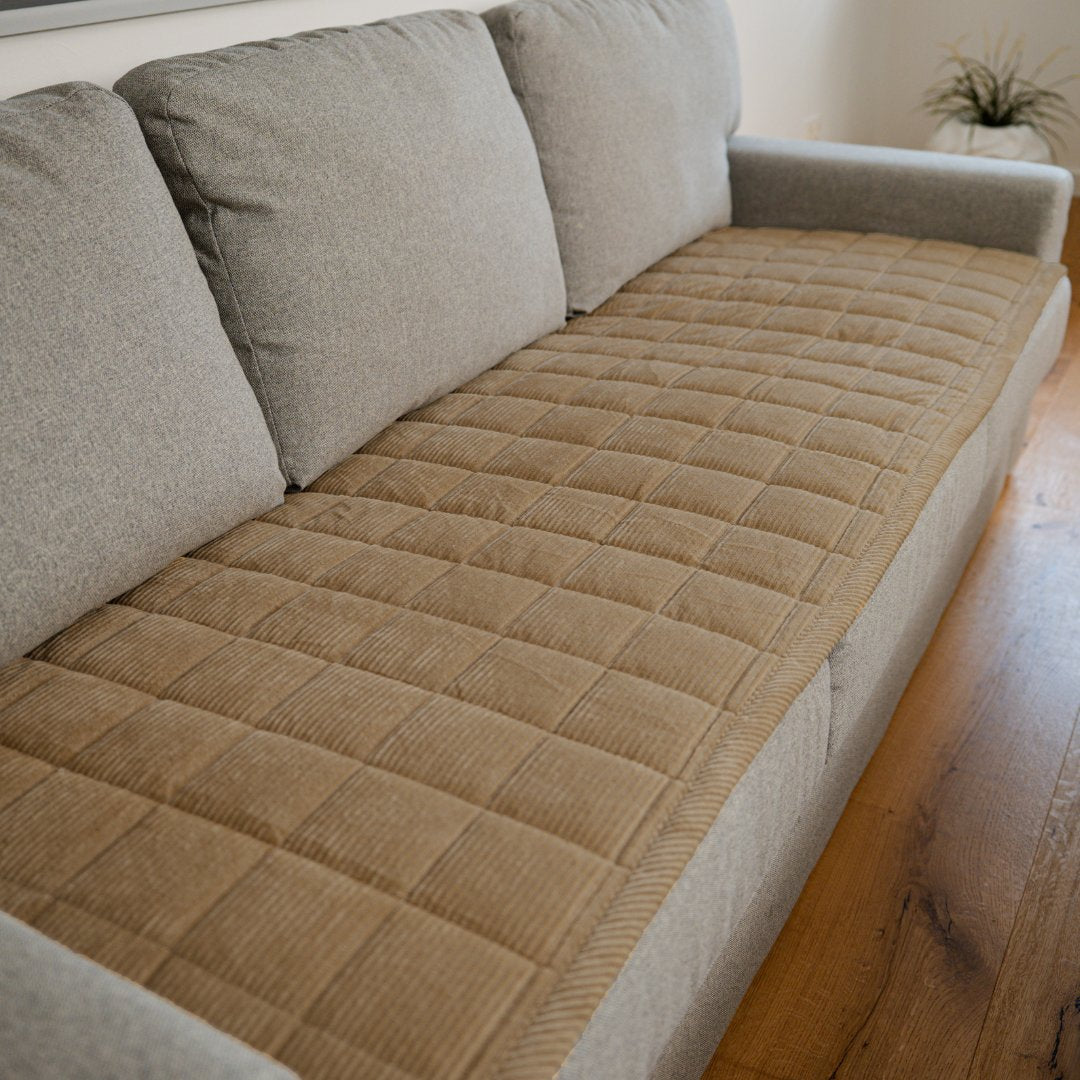 couleur Khaki — Cord-Sofaschoner rutschfest – Schutz vor Tierhaaren, Kratzern & feuchten Pfoten