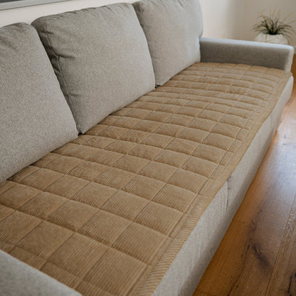 couleur Khaki — Cord-Sofaschoner rutschfest – Schutz vor Tierhaaren, Kratzern & feuchten Pfoten